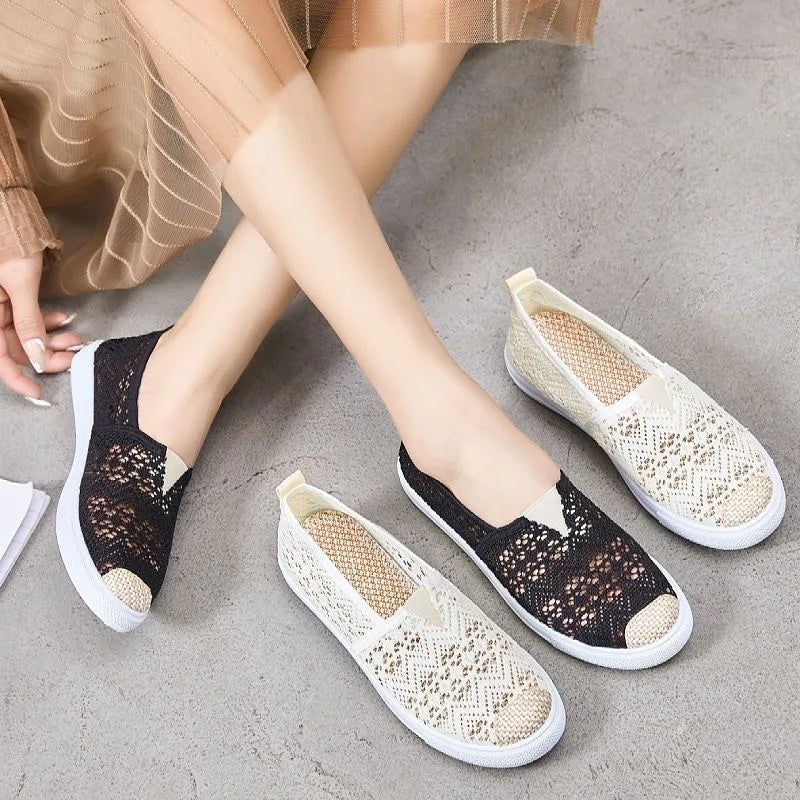Women Flat Shoes 2025 New Summer Fashionable Breathable Hollow Mesh Soft Sole Casual Women Comfortable Sliding Shoes