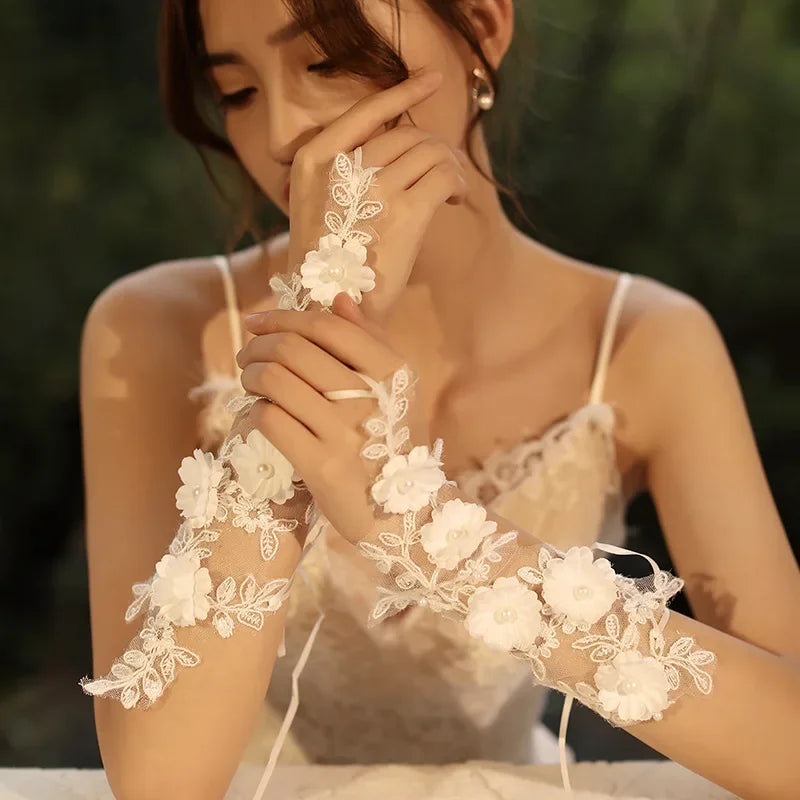 White Lace Short Bridal Gloves Fingerless Handmade Flowers Wedding Accessories Veu De Noiva