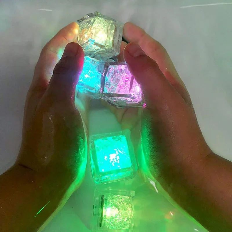 Baby-Badespielzeug, Badewanne, LED-Leuchtspielzeug, bunt, wechselnde wasserdichte Unterwasserlichter, Badespielzeug für Jungen und Mädchen, Geburtstagsgeschenk