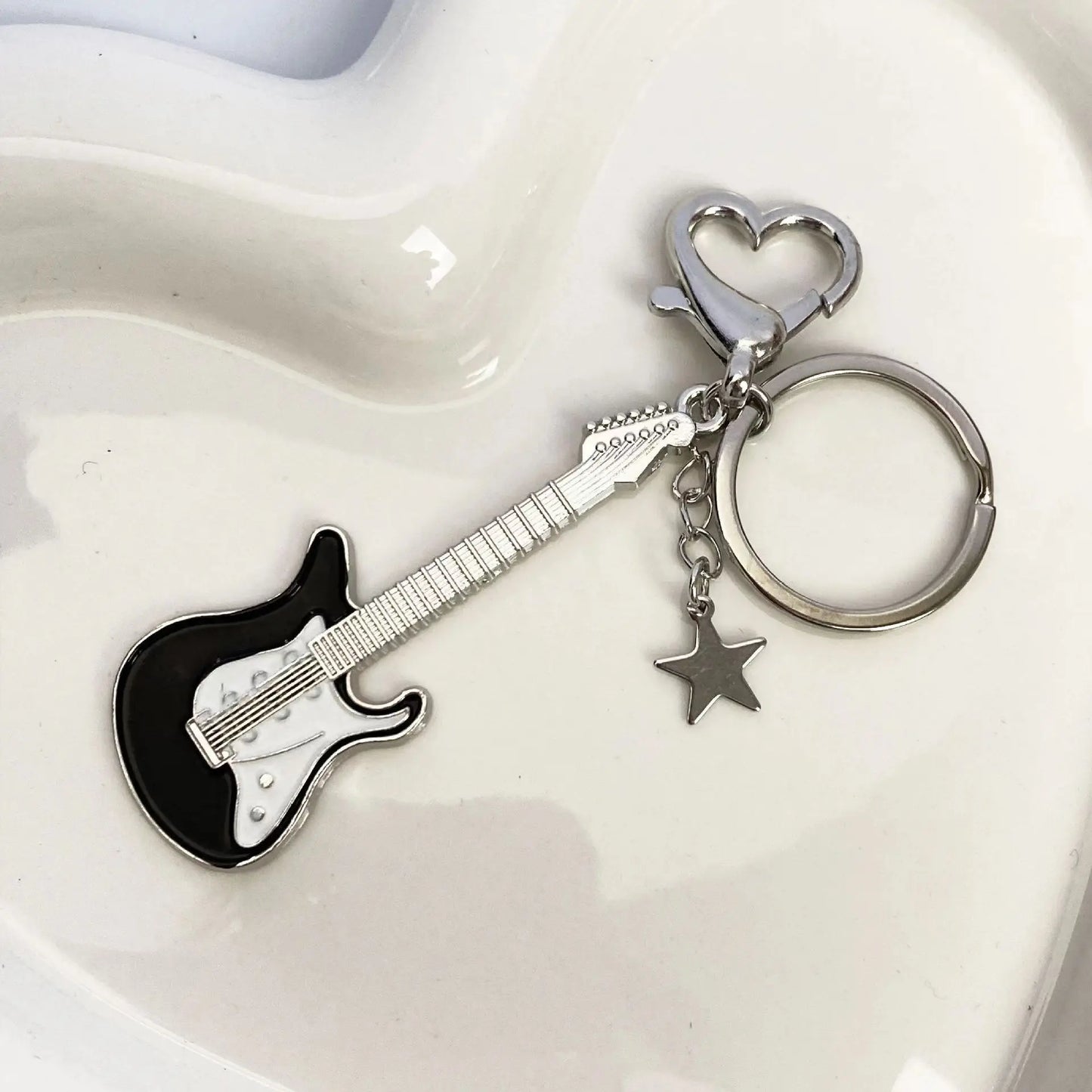 Y2k Guitar Love Heart Key Chain for Men Women Star Sweet Keychain Cool Trendy Fashion Pendant Rock Punk Vintage Accessories Gift