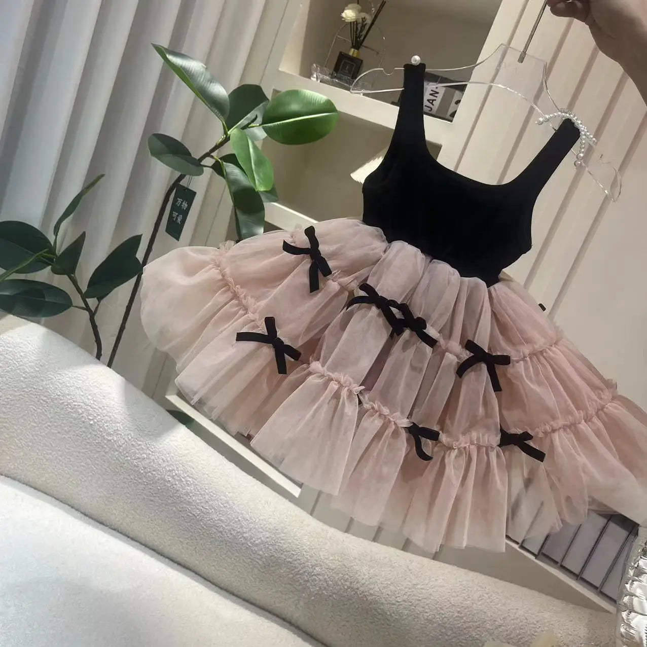 Mädchen 2024 Sommer Neue Bogen Kleid Baby Mädchen Ärmellose Schwarze Rosa Prinzessin Kleid Kleinkind Mädchen Süße Nette Kleidung