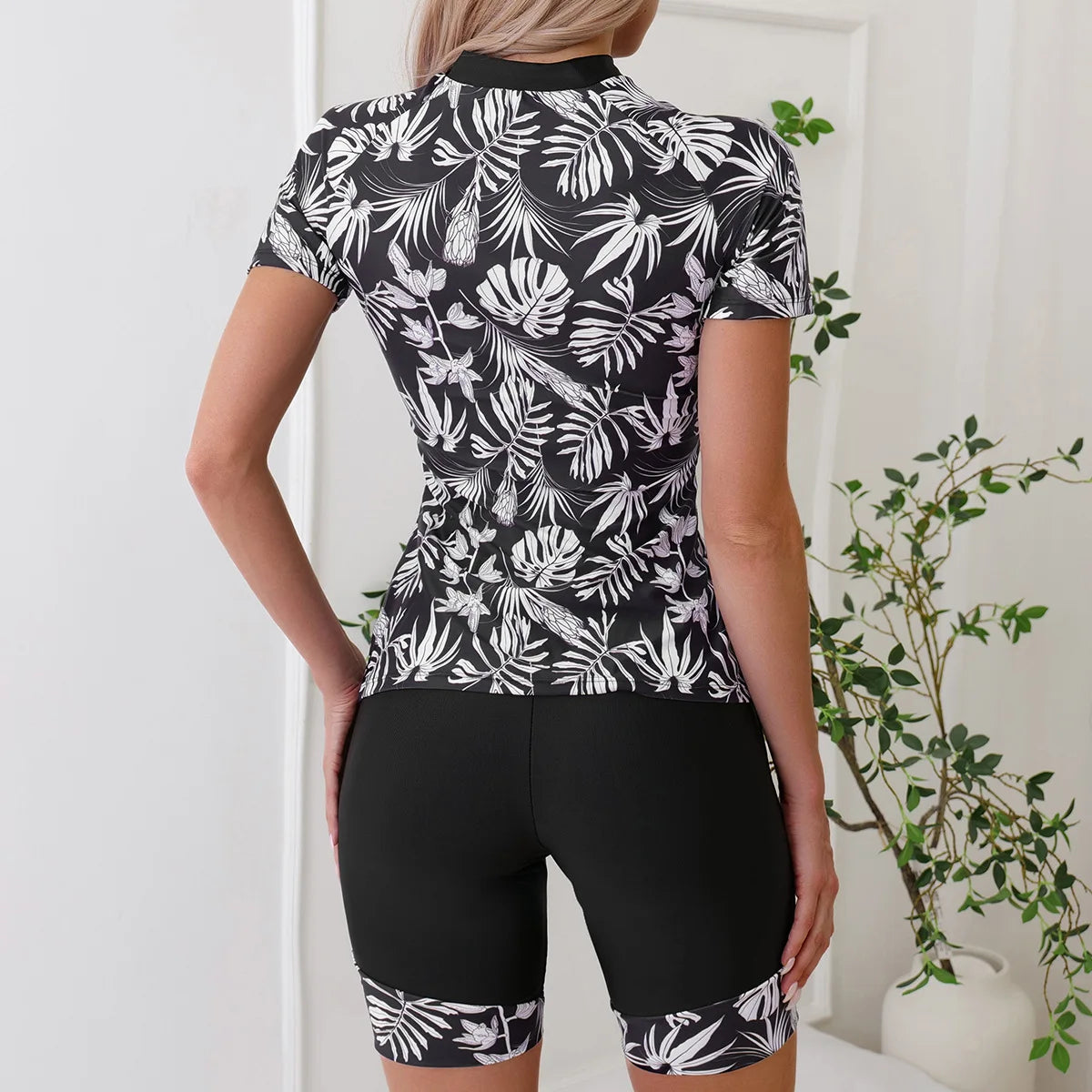 Rash Guard Women Swimwear 2024 Bikini Two Piece Short Sleeve Swimsuit Woman Surfing Sport Beach Bathing Suit Monokini Brazilian