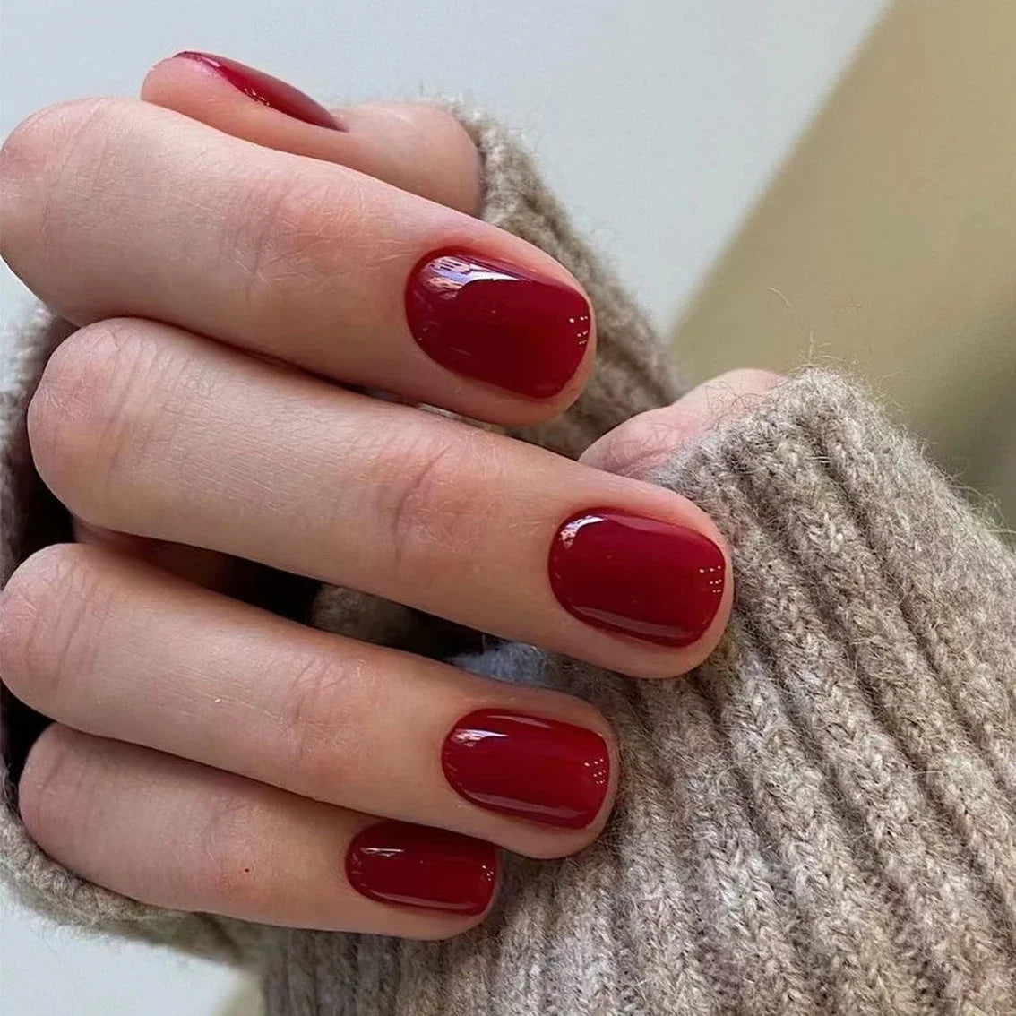 24Pcs Solid Color Press on Nails Short Square Round Fake Nail Glossy Dark Nail Art Wearable Detachable Autumn Winter False Nails