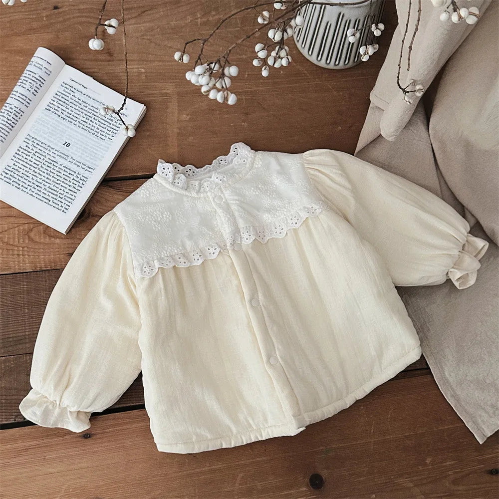 Baby Kleidung Stickerei Spitze Warme Mantel 2024 Winter Neue Mädchen Baby Prinzessin Stil Süße Nette Alle Spiel Baumwolle Gefütterte Jacke