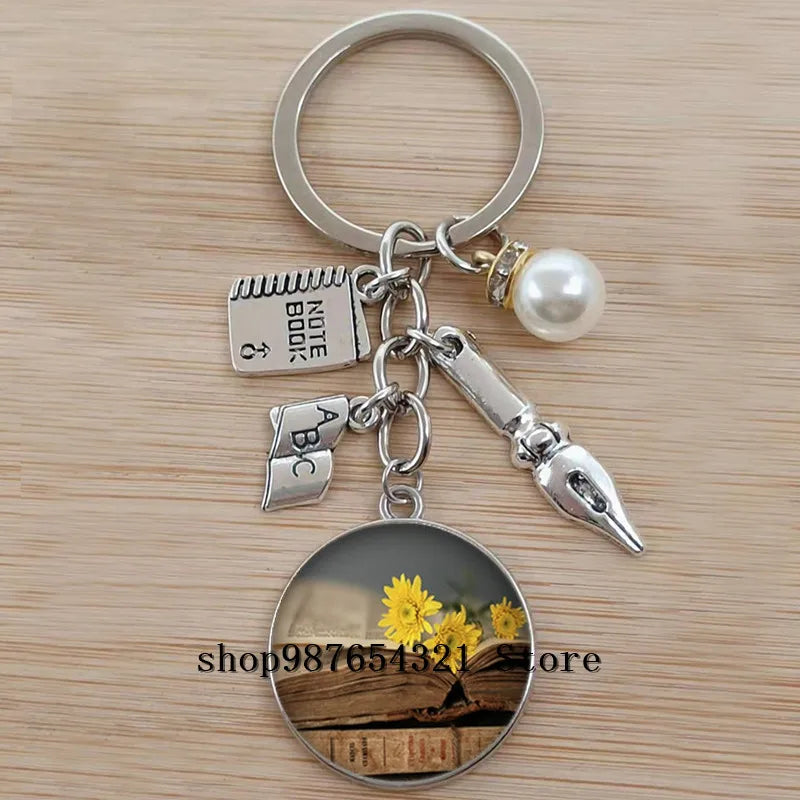 Classic Library Books Keychain Vintage Old Books Key Chain Librarians Key Ring Gift for Nerd Bookworm Writer Teacher