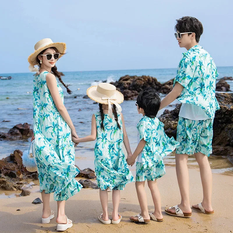 Urlaub Eltern-Kind-Kleidung Familie passende Strand Paar Kleidung Papa Sohn Outfits Sets Resort Mama Tochter ärmelloses Kleid