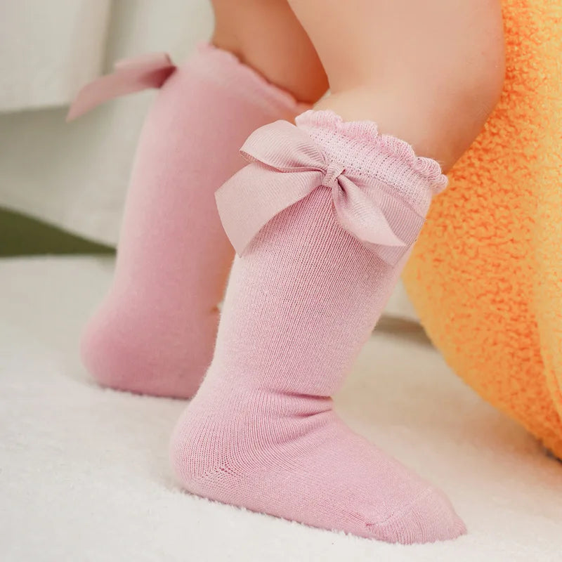 Baby-Accessoires Neugeborene Socken Mutter Kinder Kinder Strümpfe Bogen Kleinkind Mädchen Prinzessin Baumwolle Säuglings-Mittelrohrsocken Baby-Kleidung