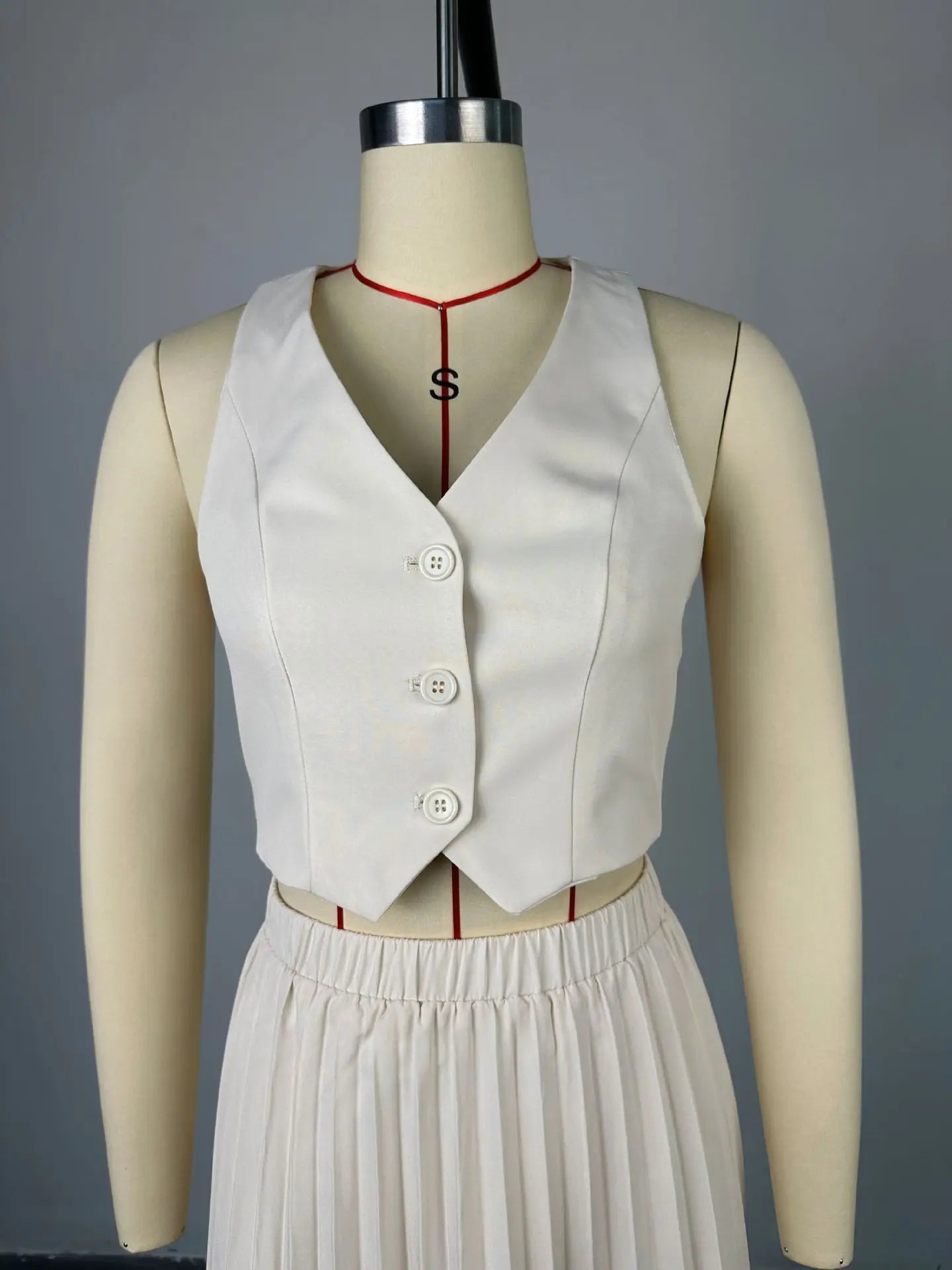 Women's suit 2024 summer new fashion halter waistcoat casual skirt two-piece set clothes
