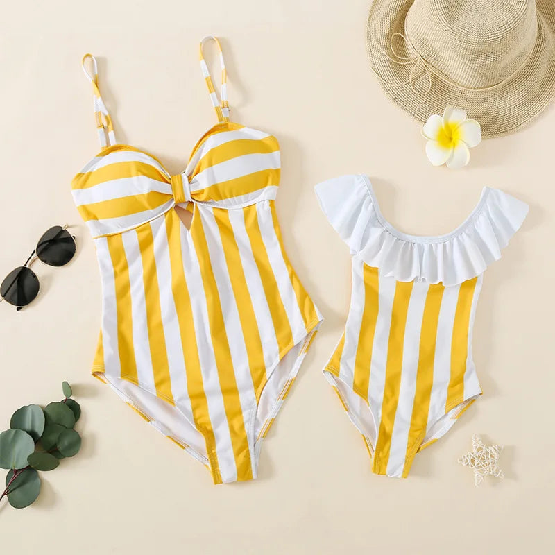 Family Swimwear Striped Mommy and Me Swimsuit Mother Daughter Bikini Family Mtching Clothes Dad Son Swim Trunks Beach Shorts