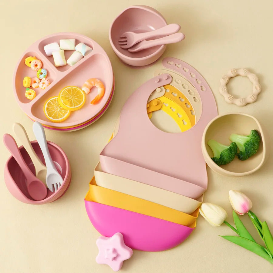 5PCS Baby Silicone Tableware Set Color Contrast Bib Suction Bowl Non-slip Plate Soft Spoon Fork Feeding Training Baby Dinner Set