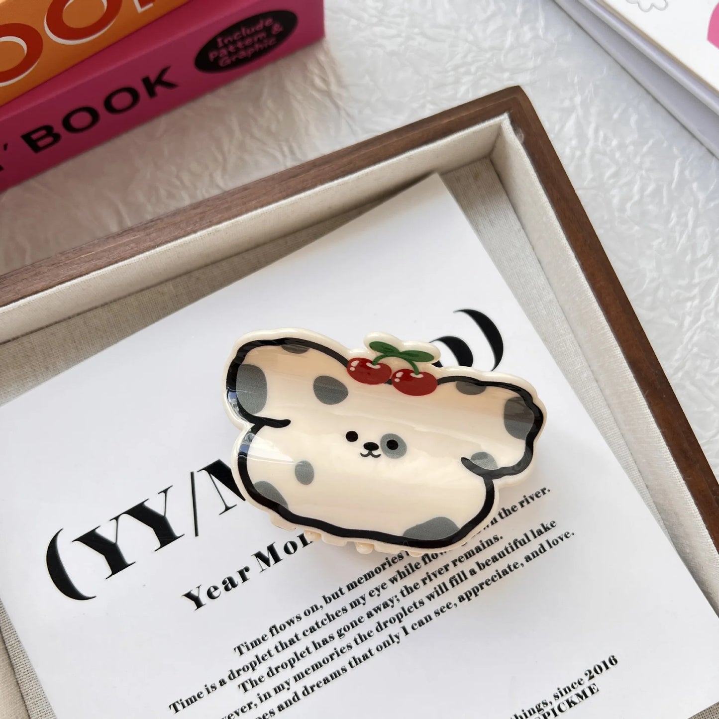 Girly Acrylic Cartoon Animal Hair Claw Korean Style Puppy Spotted Cat Hair Clip Kawaii Bear Small Shark Clip Woman