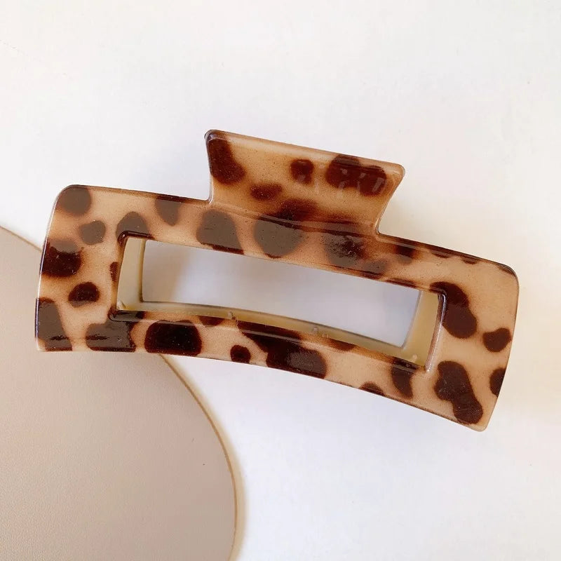 Fashion Hair Clips for Girls Plastic Leopard Claw Clip Elegant Geometry Shape Women Hair Clips Hair Accessories New Hair Claw