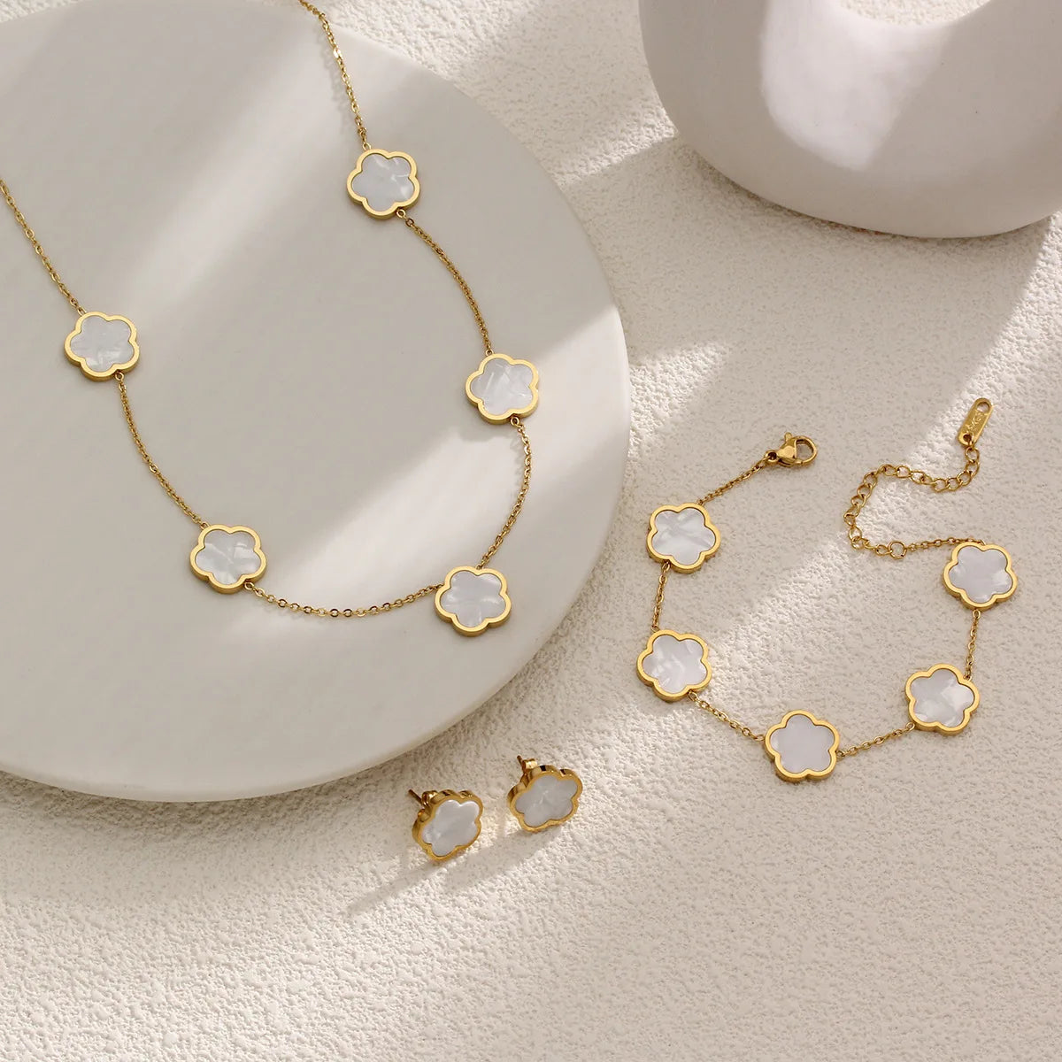 Hot Selling Stainless Steel Shell Plant Five Leaf Flower Set For Women's Jewelry Accessories Simple And Non Fading Clover Gift