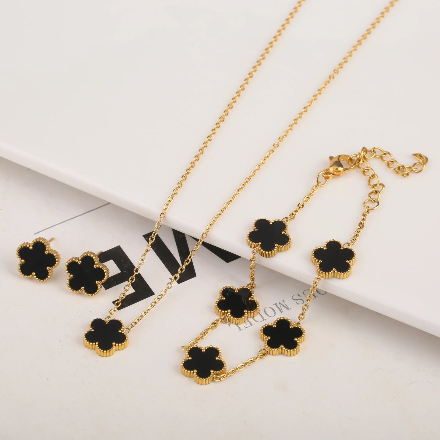 Hot Selling Stainless Steel Shell Plant Five Leaf Flower Set For Women's Jewelry Accessories Simple And Non Fading Clover Gift
