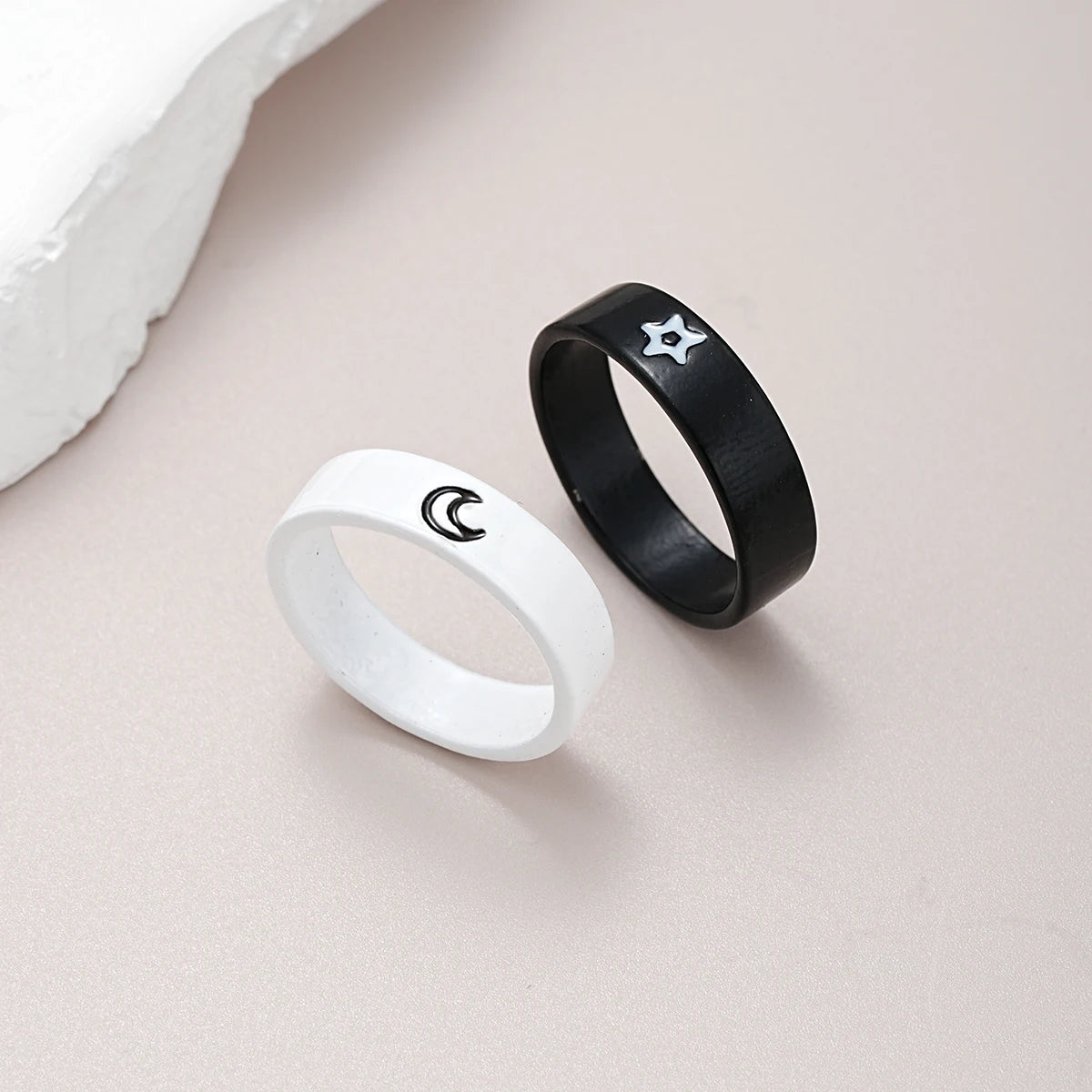 17KM Fashion Black and White Infinity Couple Ring Set for Women Men Simple Style Broad Rings