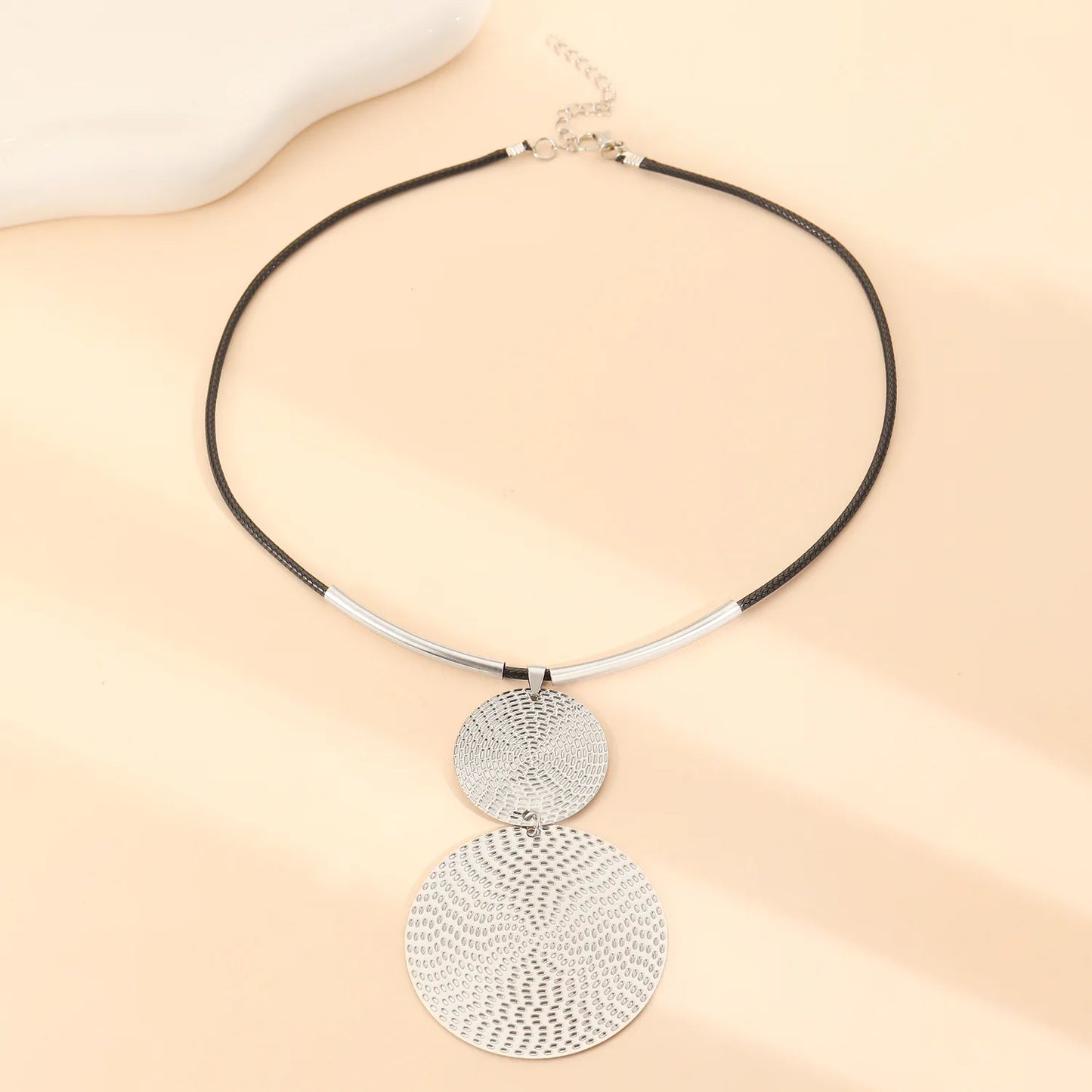 Hip-hop Round Shaped Metal Necklace for Women Circular Tubes Minimalist Exaggerated Black PU Rope Pendant Necklace