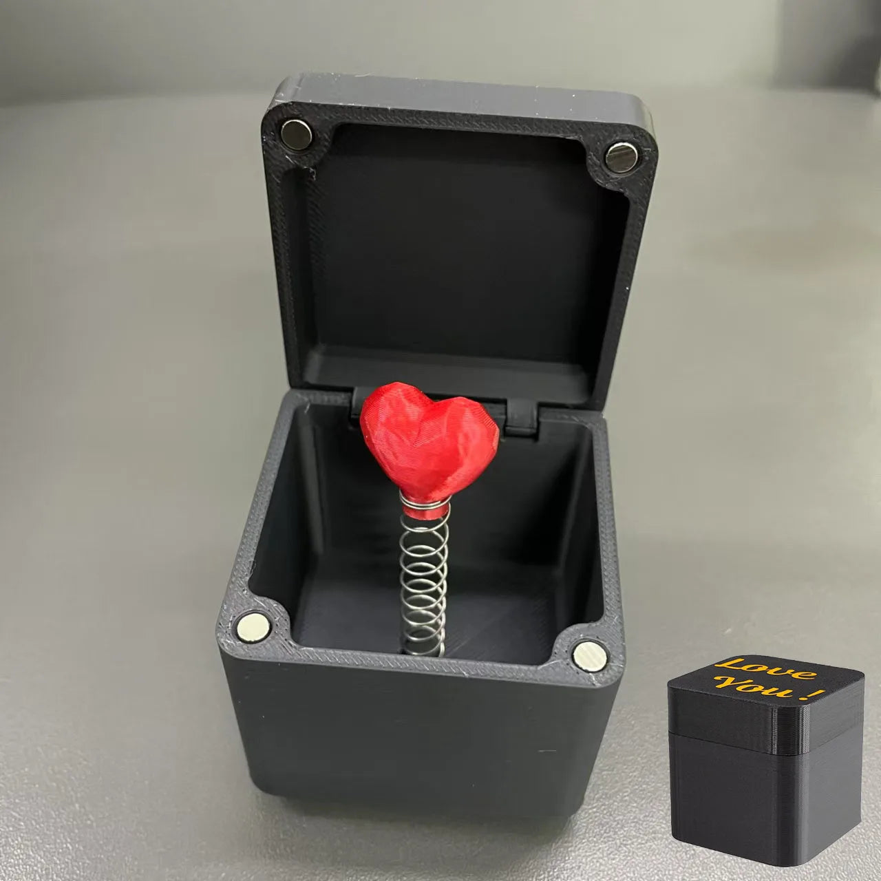 Love Rose Surprise Gift Boxs Christmas Fun Prank Gift Offices Desk Home Decor Valentine's Day Gift Decoration Toys