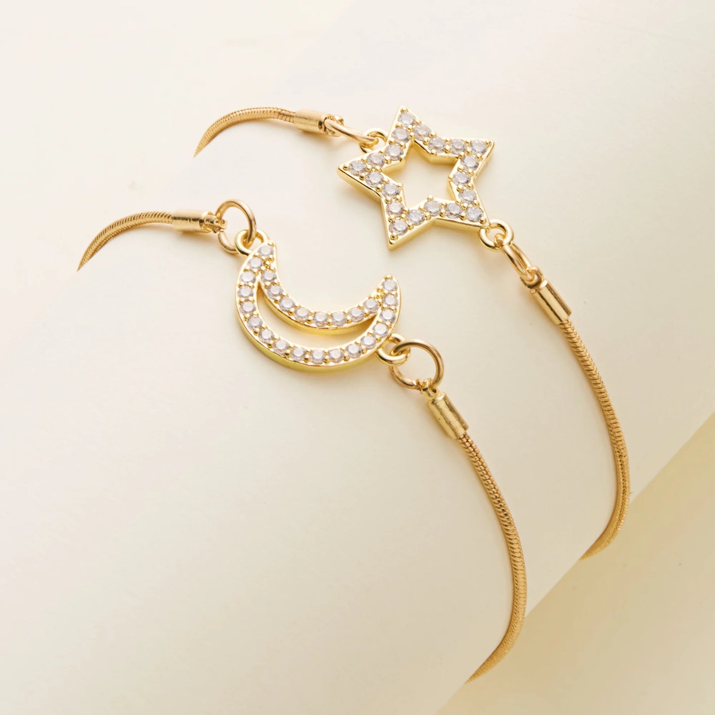 Stainless Steel Hollow Star Moon Bracelet for Women Gold Color Shiny Zircon Metal Chain Bangles Friendship Party Jewelry Gifts