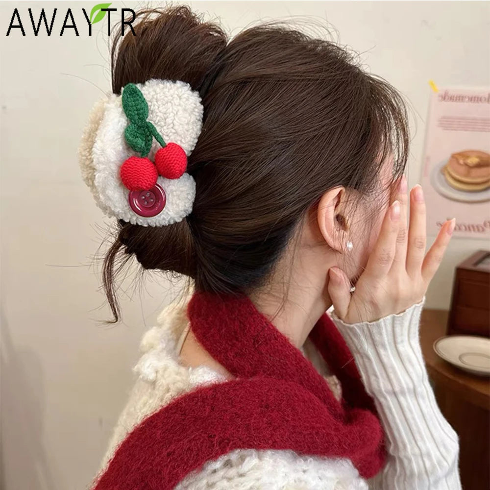 مشابك شعر من القطيفة على شكل زر على شكل فراولة على شكل حرف U وردي من AWAYTR مشابك شعر على شكل سرطان البحر للنساء والفتيات إكسسوارات شعر هدية عيد الحب