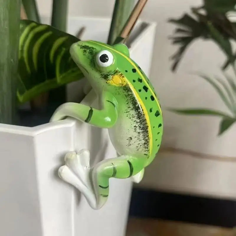 Resin Pot Hangers Frog Resin Planter Pot Hugger Pot Hanger Creative Animal Climbing Sculpture Garden Decor For Planter & Flower