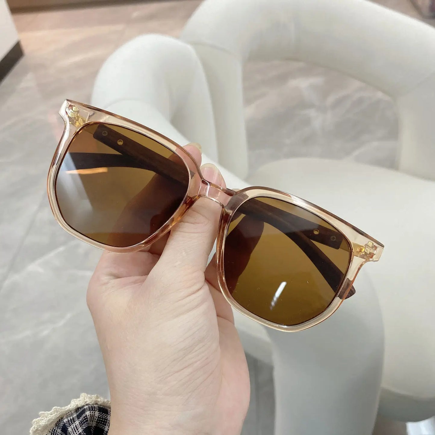 New Vintage Square Frame Sunglasses for Women and Men Wood Grain Fashion Sun Glasses UV 400 Protection Eyewear Trend Shades