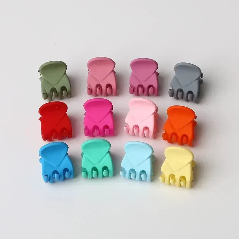 Black Mini Hair Claw Clips for Women Girls Korean Simple Small Transparent Plastic Clips Hairpin Kids Hair Styling Accessories