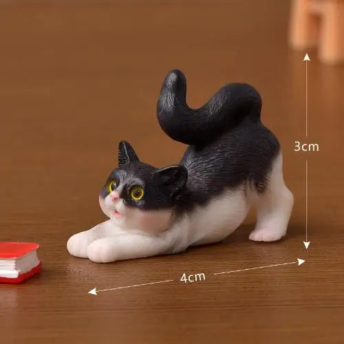 Cute Figurines Miniature Action Toy Cartoon Animal Cat Resin Ornament Micro Landscape Desk Accessories for Decoration Toy Home