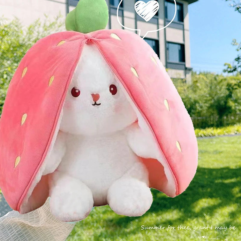 25 cm Cosplay Erdbeer-Karotten-Kaninchen-Plüschtier Ausgestopfte kreative Tasche in Obst verwandeln Baby Kuschelhase Plüschpuppe für Kinder