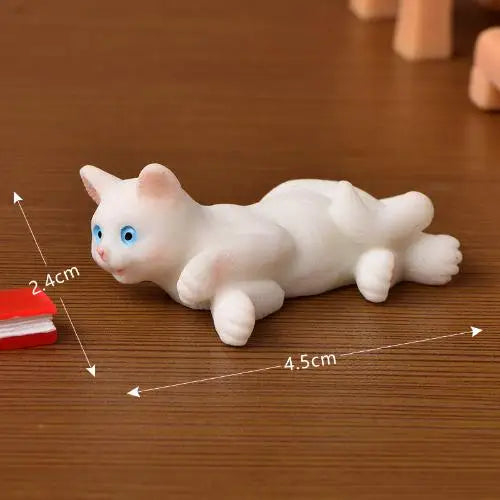Cute Figurines Miniature Action Toy Cartoon Animal Cat Resin Ornament Micro Landscape Desk Accessories for Decoration Toy Home