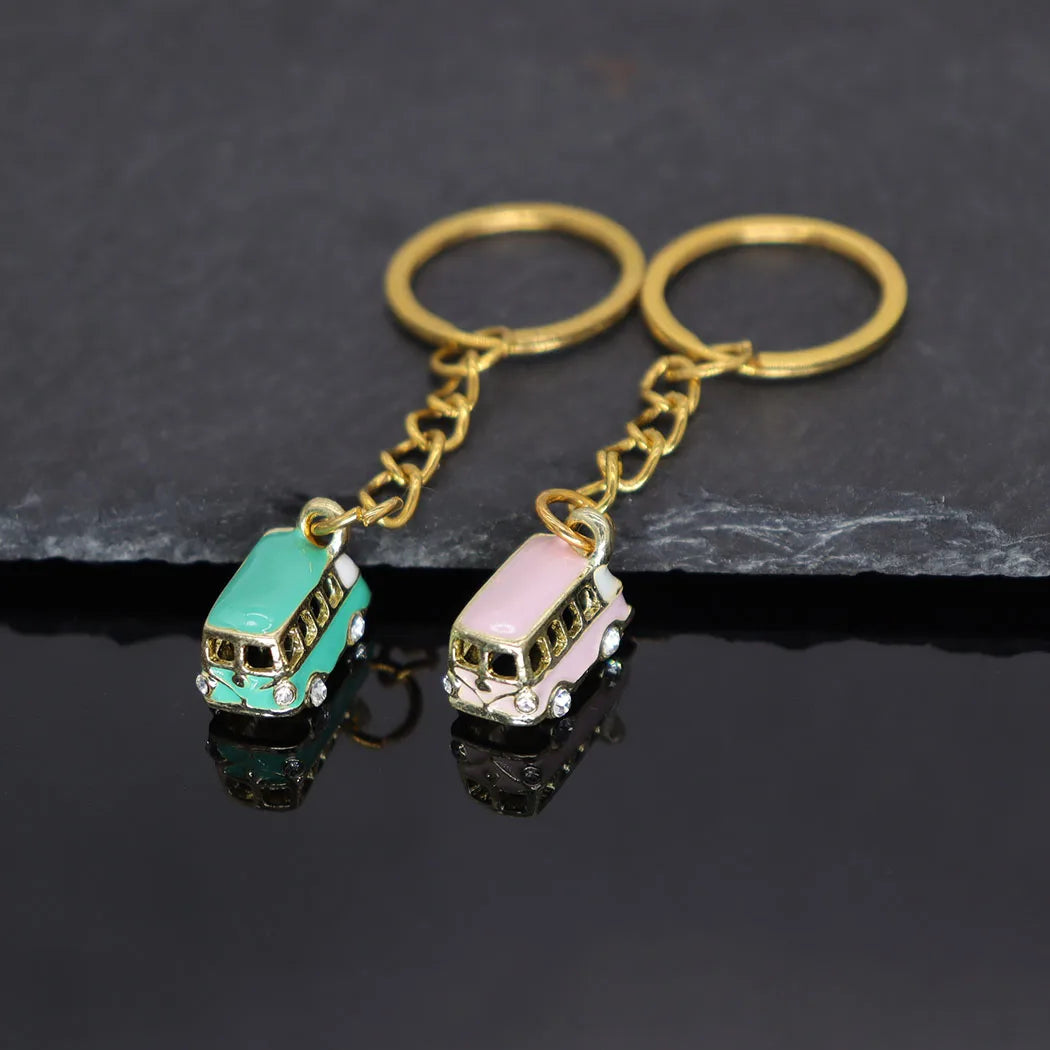 2024 New fashion alloy car pendant keychain temperament every pair of key chains men and women accessories accessories