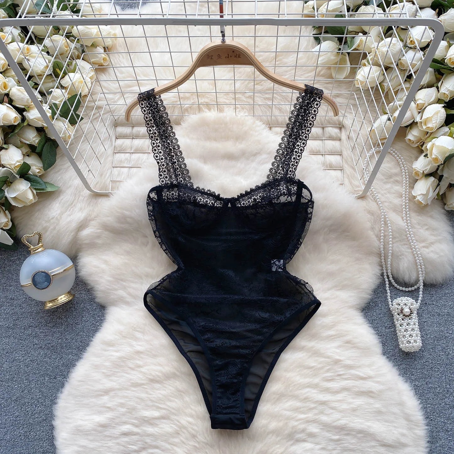 Women Hotsweet Hollow Out Vintage Lace Spliced Mesh Bodysuits Chic Sleeveless Jumpsuits Slim Top Rompers Summer Beach Clothing