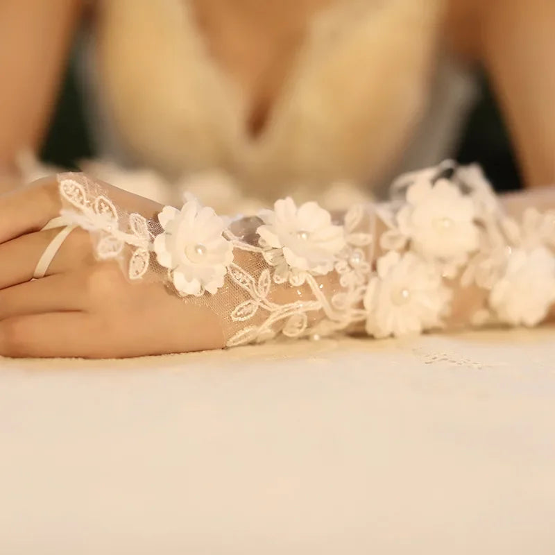 White Lace Short Bridal Gloves Fingerless Handmade Flowers Wedding Accessories Veu De Noiva