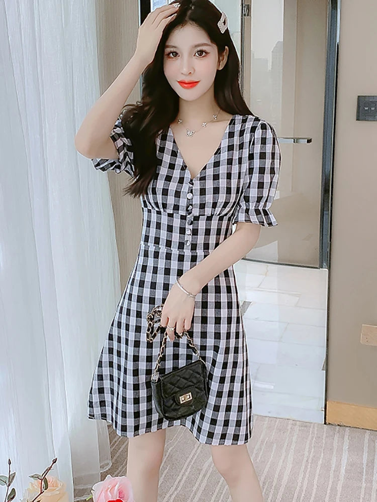 Summer Plaid Puff Sleeve V-Neck Midi Dress Women Fashion Bodycon Chic A-Line Dress 2024 Korean Elegant Casual Festival Vestidos