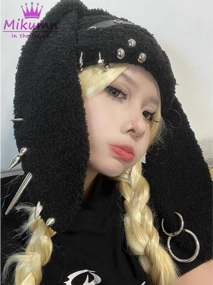 Harajuku Punk Rock Leder Ring Nieten Kaninchen Ohr Strickmützen Gothic Grunge Schwarz Rot Chic Design Frauen Winter Warme Beanie Hüte 