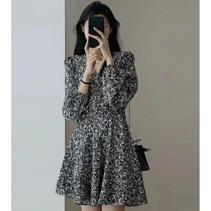 2024 Summer Autumn Clothes Large Size Women's Clothing Fashion Short Dresses Petite V-neck Floral Long Sleeve Black Dresses Traf