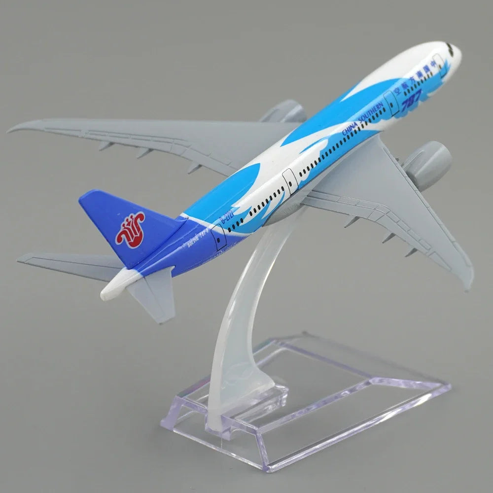 1/400 Scale Aircraft B787 China Southern 16cm Alloy Plane Boeing 787 Model Toys for Children Kids Gift Collection Decorations