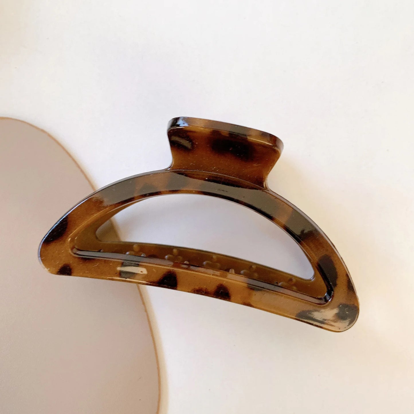 Fashion Hair Clips for Girls Plastic Leopard Claw Clip Elegant Geometry Shape Women Hair Clips Hair Accessories New Hair Claw