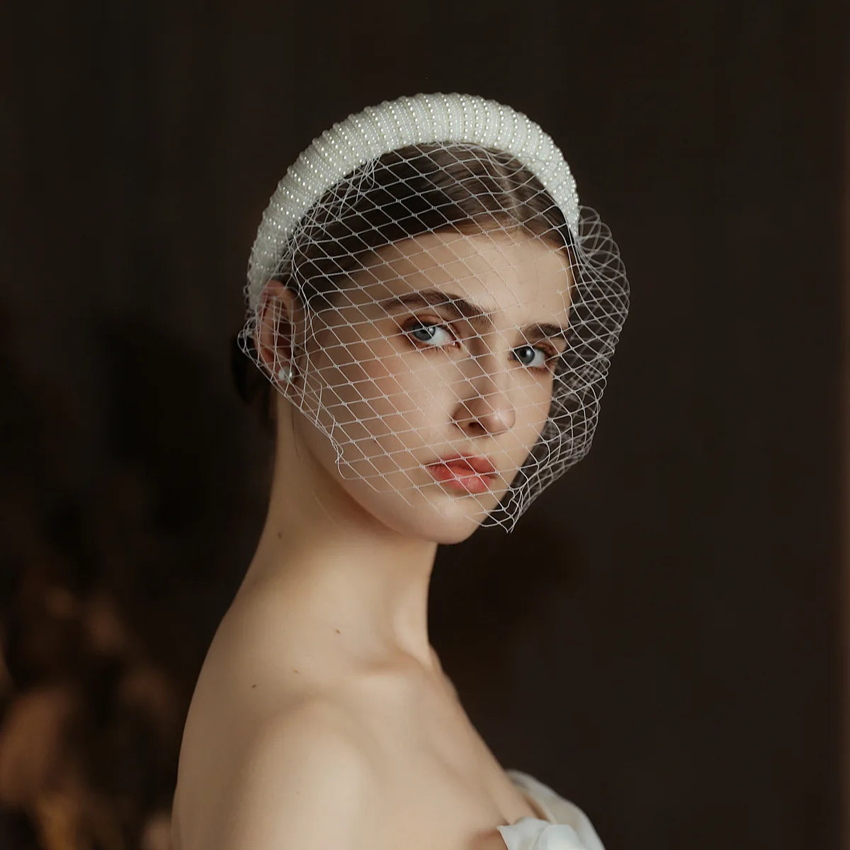 CC Short Veils for Women Wedding Hair Accessory Bridal Headdress Engagement Hairwear Blusher Veil Imitation Pearl Hairband V320