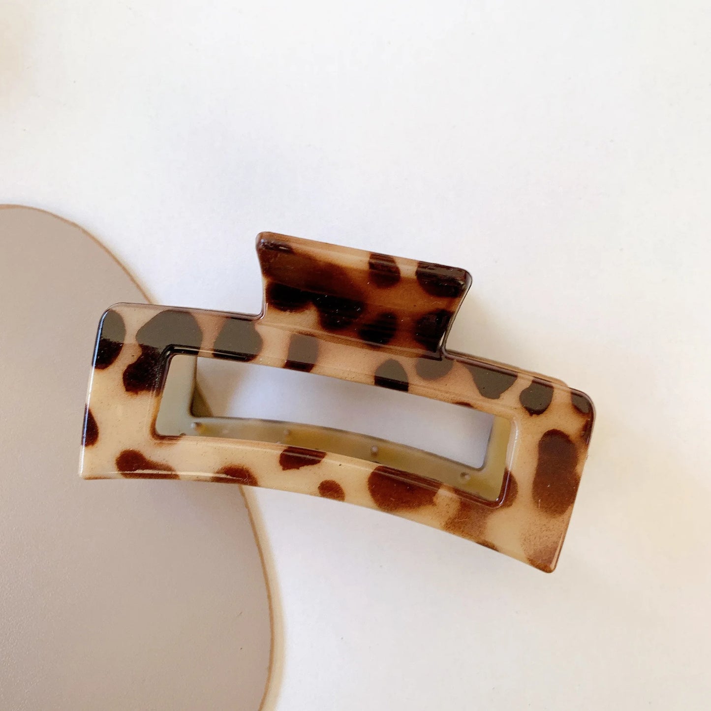 Fashion Hair Clips for Girls Plastic Leopard Claw Clip Elegant Geometry Shape Women Hair Clips Hair Accessories New Hair Claw