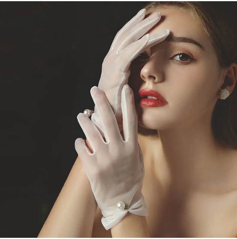 WG014 Elegant Bridal Wedding White Short Gloves Tulle Pearls Beading Women Handschuh Bride Bridesmaid Finger Wrist Gloves
