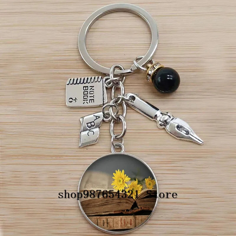 Classic Library Books Keychain Vintage Old Books Key Chain Librarians Key Ring Gift for Nerd Bookworm Writer Teacher