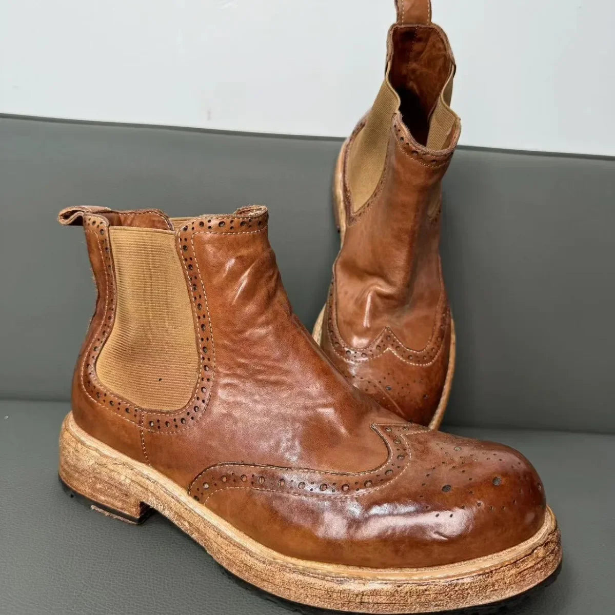 Goodyear-welding New Horse Leather Men's Chelsea Boots with Elastic Sleeves Wearing Block Carved Shoes Men's Leather Shoes