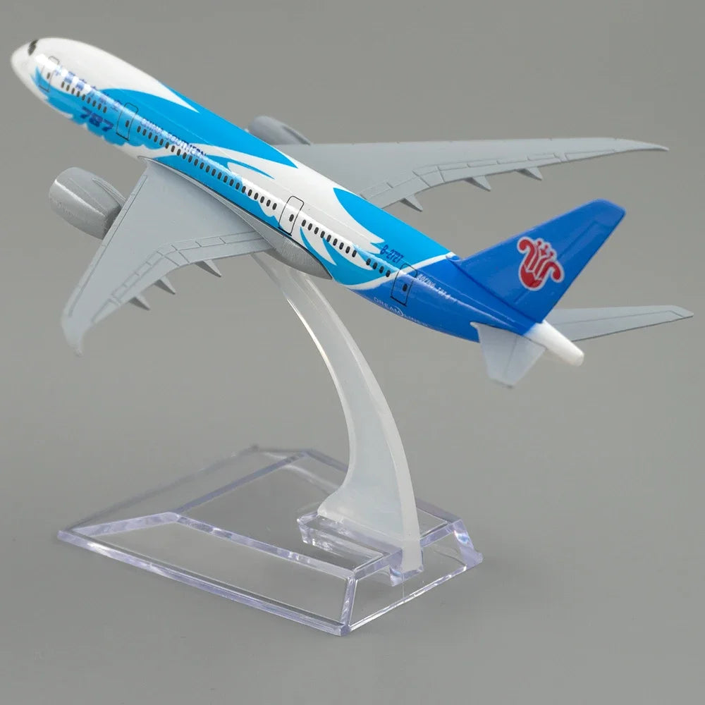 1/400 Scale Aircraft B787 China Southern 16cm Alloy Plane Boeing 787 Model Toys for Children Kids Gift Collection Decorations