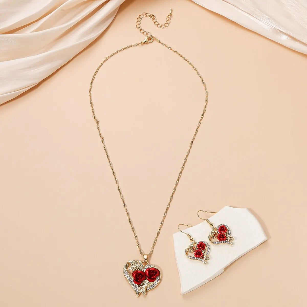 Creative Love Rose Heart Pendant Necklace For Women Exquisite Zircon Forever Necklace Romantic Valentines Day Jewelry
