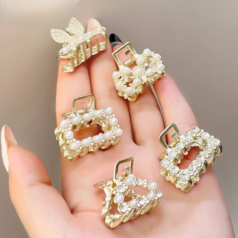 Mini Pearl Rhinestones Hair Claw For Women Retro Flower Crab Claw Clips Small Hairpins Hair Crabs Girls Hair Accessories Fashion