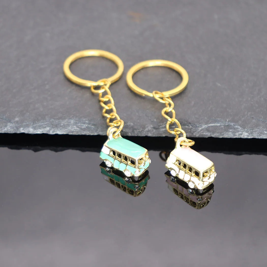 2024 New fashion alloy car pendant keychain temperament every pair of key chains men and women accessories accessories