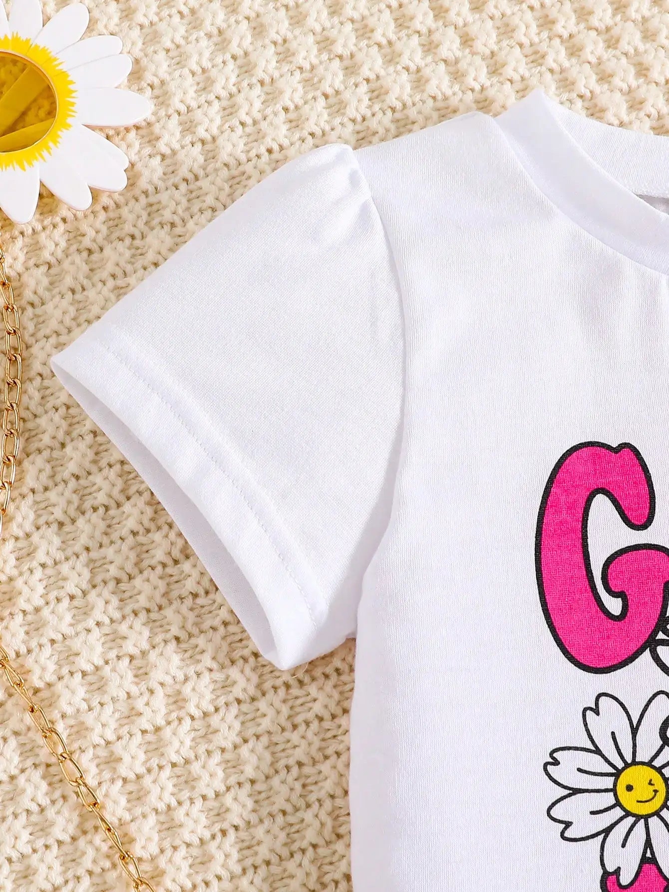 2-piece girls spring/summer fashion cute outdoor casual clothing white knit round neck Daisy print T-shirt + green pleated skirt