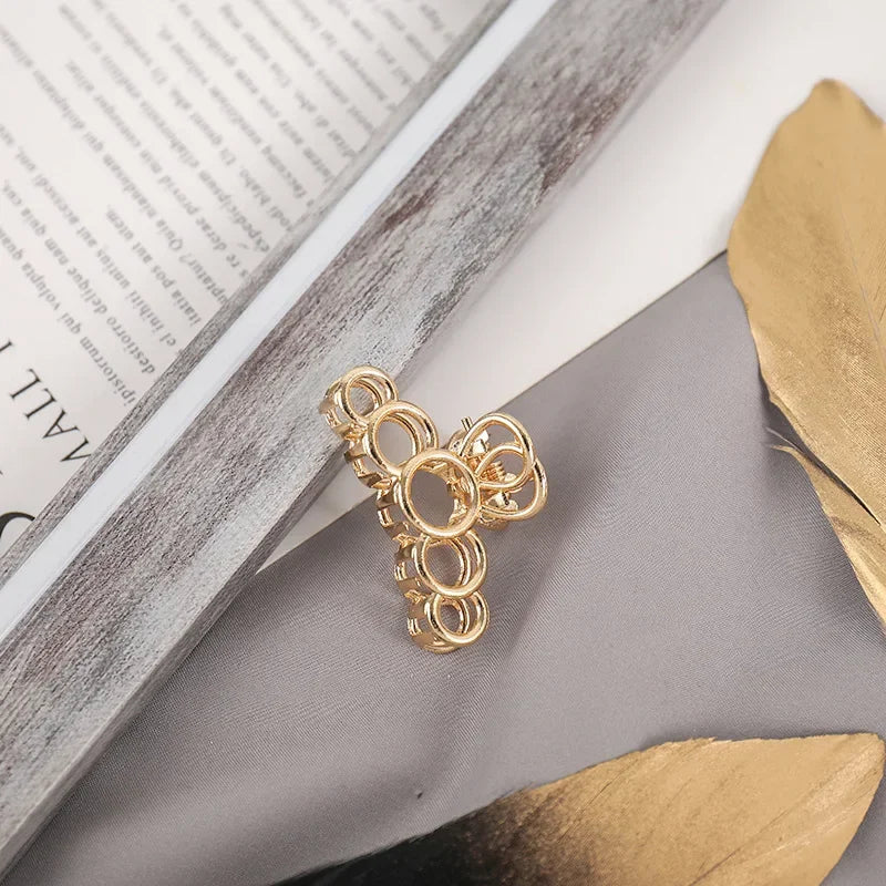 2024 New Fashionable Women's Gold Small Geometry Back Head Clip Korean Elegant Style Minimalist Shower Hair Accessories