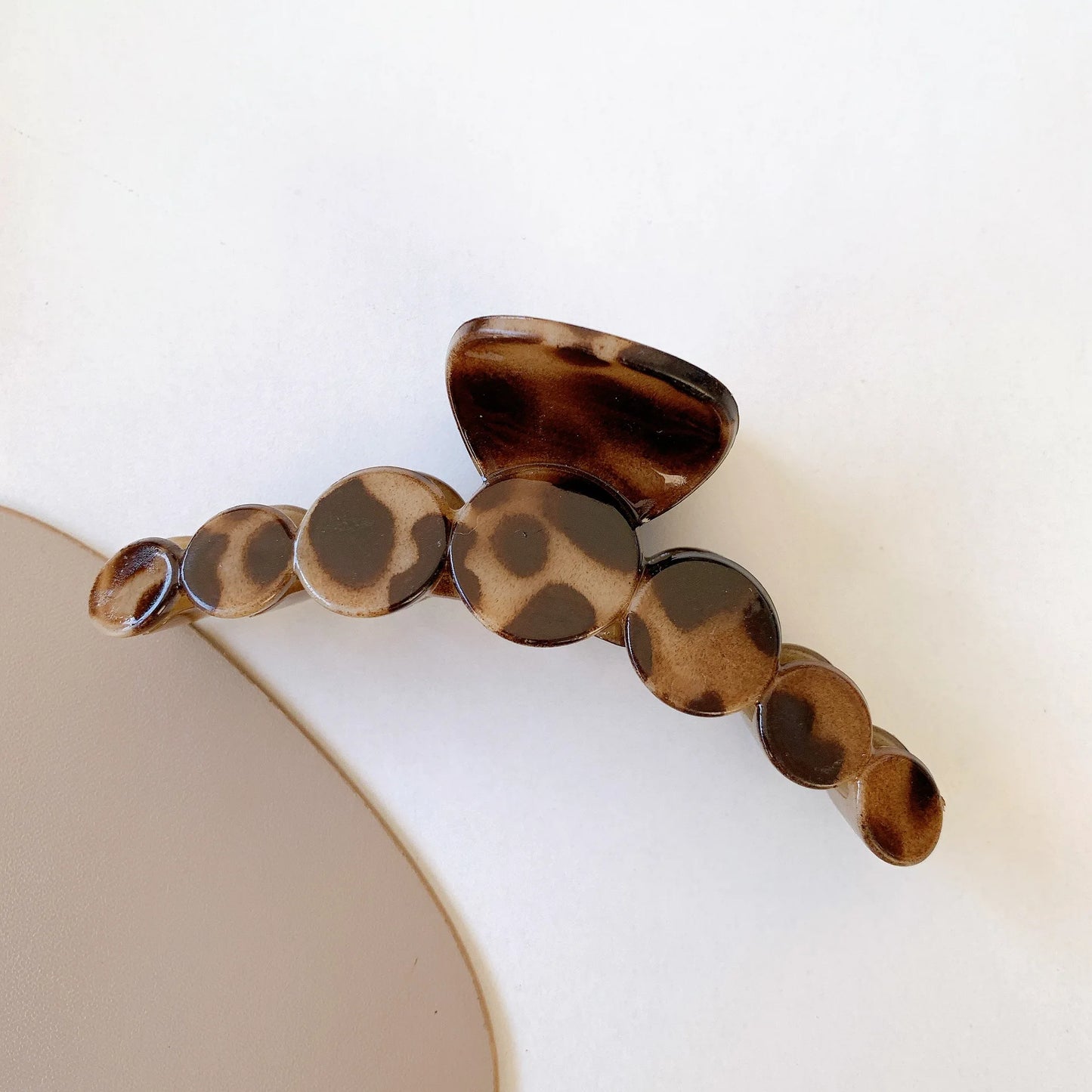Fashion Hair Clips for Girls Plastic Leopard Claw Clip Elegant Geometry Shape Women Hair Clips Hair Accessories New Hair Claw