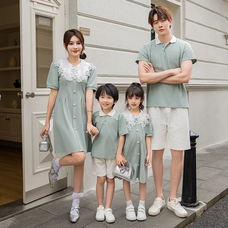2024 Kleidung für die ganze Familie Mama und Tochter Kragen Kleider Papa Sohn Gleiche Hemden Sets Passende Paar Outfits Sommer 